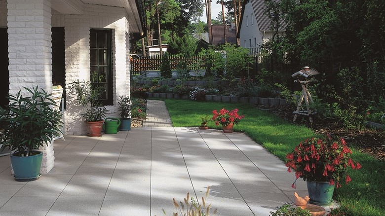 61825044 Semmelrock vrtna ploča 40x40x3,8 siva prana